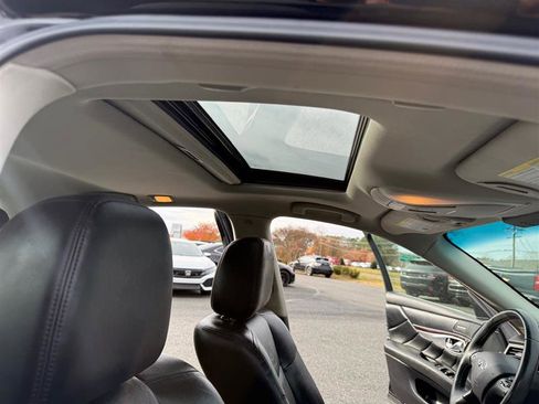 Used 2011 INFINITI M37 x w/ Premium Pkg image 12