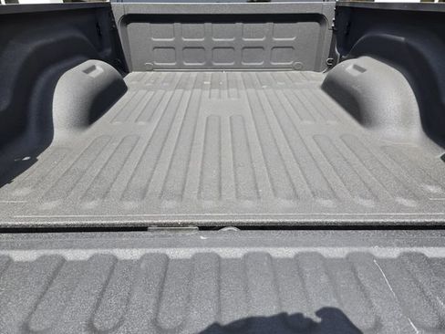 Certified 2025 RAM 2500 Big Horn AWD/4WD image 40