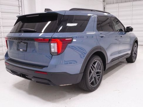 Used 2025 Ford Explorer ST-Line w/ Premium Package RWD image 31