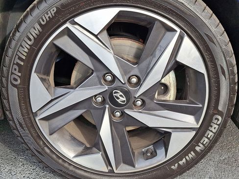 Used 2023 Hyundai Elantra Limited image 8