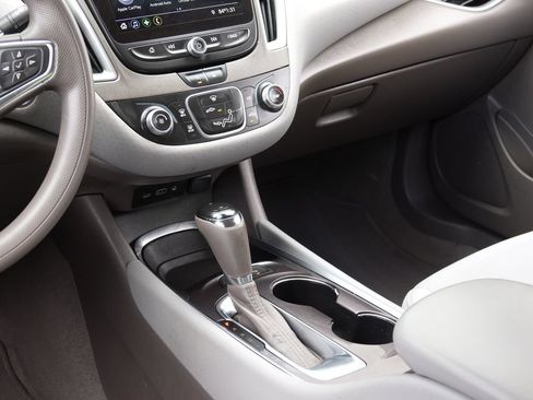 Used 2020 Chevrolet Malibu LS w/ Driver Confidence Package II FWD image 9