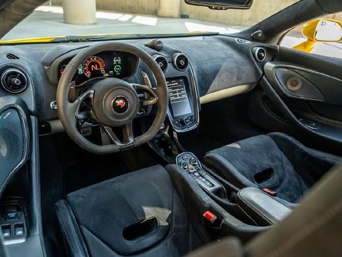 Used 2018 McLaren 570S Coupe RWD image 14