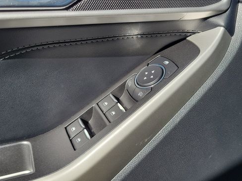 Used 2022 Ford Explorer XLT w/ Equipment Group 202A image 27