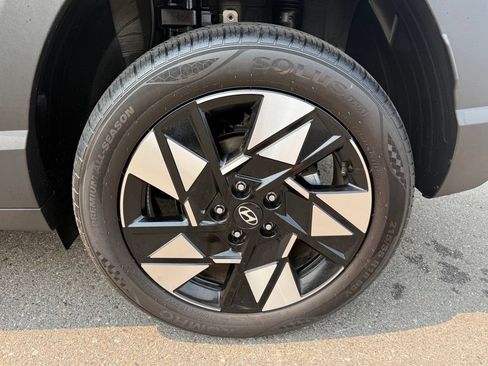 Certified 2025 Hyundai Kona SEL AWD/4WD image 30