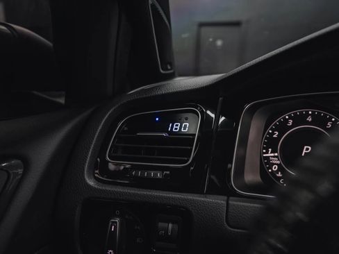 Used 2019 Volkswagen Golf 4-Door image 52