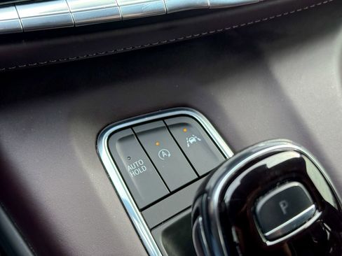 Used 2022 Cadillac Escalade Sport Platinum w/ LPO, ONYX Package image 24