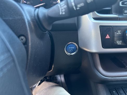 Used 2019 Toyota Highlander Limited Platinum AWD/4WD image 20