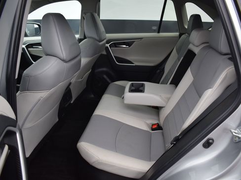 Used 2023 Toyota RAV4 Limited image 13