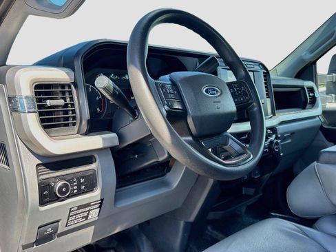 Used 2023 Ford F250 XL w/ FX4 Off-Road Package AWD/4WD image 9