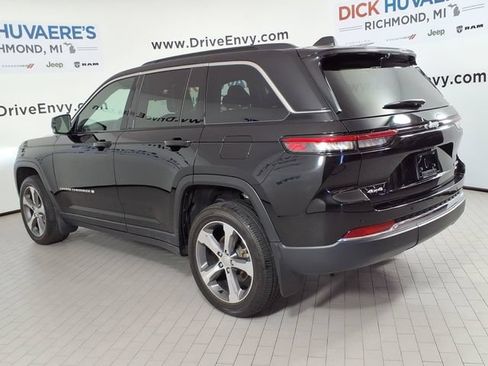 Used 2024 Jeep Grand Cherokee Limited w/ Luxury Tech Group II AWD/4WD image 6