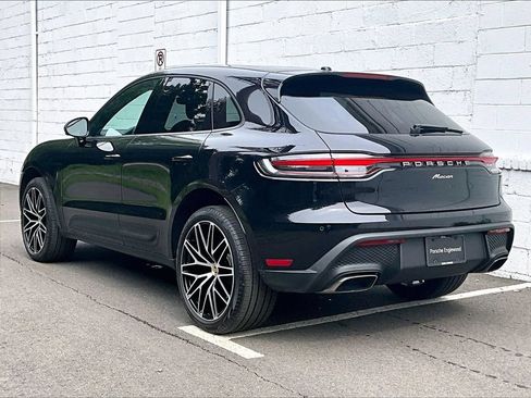 Certified 2025 Porsche Macan AWD/4WD image 3