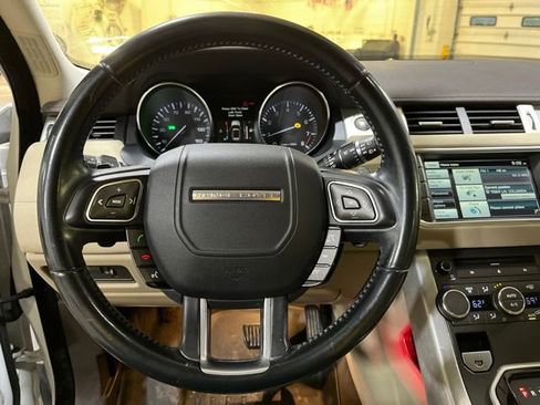 Used 2015 Land Rover Range Rover Evoque Pure AWD/4WD image 16