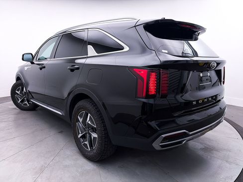 Used 2021 Kia Sorento EX image 2