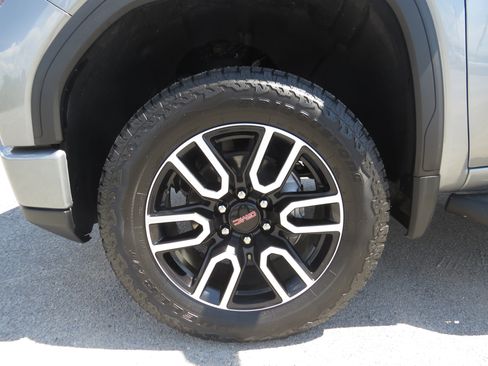 Used 2026 GMC Sierra 1500 AT4 w/ AT4 Premium Package AWD/4WD image 10