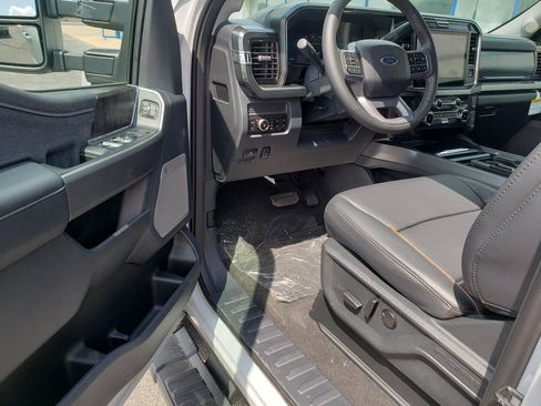 New 2026 Ford F250 Lariat w/ Black Appearance Package AWD/4WD image 6