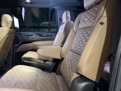 Used 2021 Cadillac Escalade ESV Sport w/ Driver Assist Tech Package RWD image 12