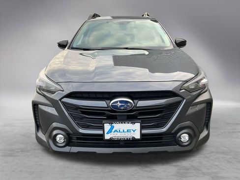 Used 2025 Subaru Outback Premium w/ Popular Package #1A image 9