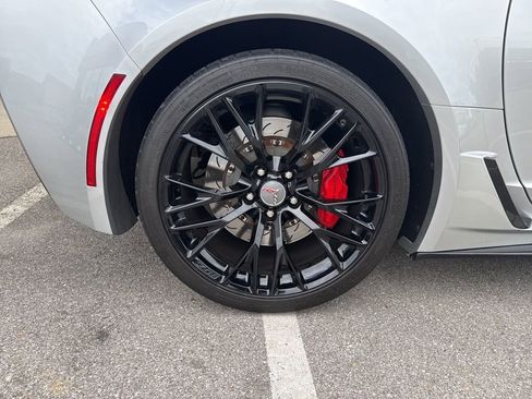 Used 2016 Chevrolet Corvette Z06 w/ 3LZ Preferred Equipment Group image 17
