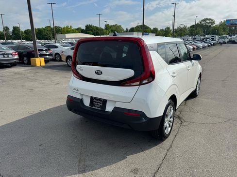 Used 2020 Kia Soul LX FWD image 3