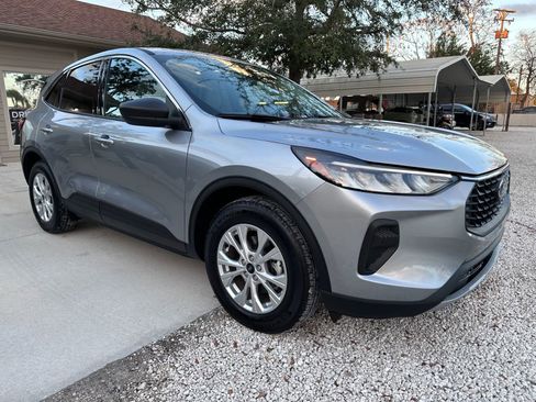 Used 2024 Ford Escape Active w/ Cold Weather Package image 2