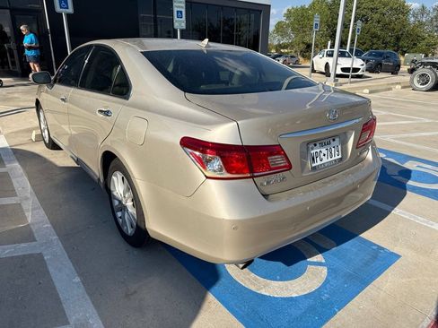 Used 2010 Lexus ES 350 w/ Preferred Accessory Package FWD image 8