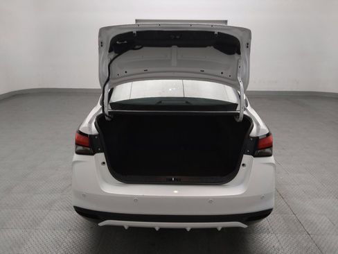 Used 2024 Nissan Versa SR FWD image 29