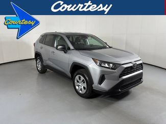 Used 2022 Toyota RAV4 LE w/ Carpet Mat Package (TMS) FWD video 1