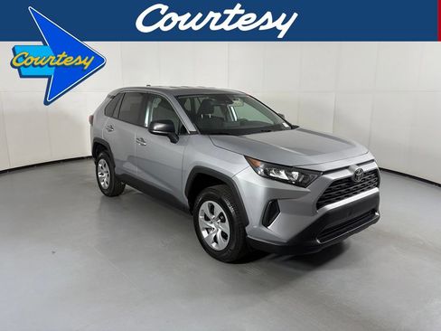 Used 2022 Toyota RAV4 LE w/ Carpet Mat Package (TMS) FWD image 1