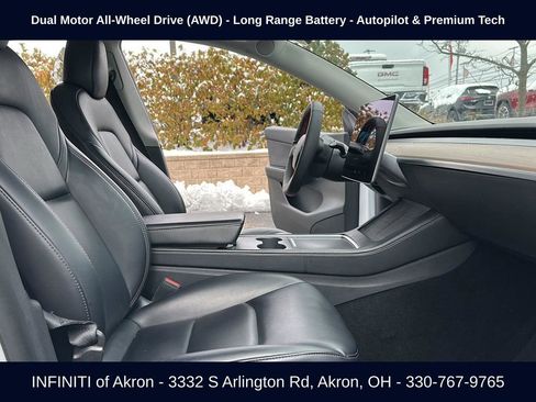 Used 2022 Tesla Model Y Long Range image 23