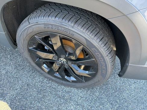 Used 2022 Volkswagen Taos SE w/ Panoramic Sunroof Package image 29