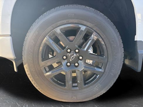 Used 2026 Chevrolet Silverado 1500 RST w/ Dark Appearance Package AWD/4WD image 13