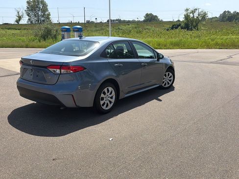 Used 2024 Toyota Corolla LE FWD image 5
