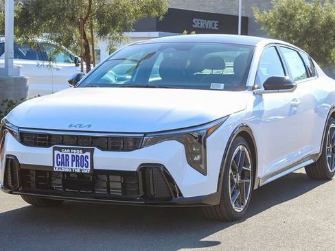 New 2025 Kia K4 GT-Line w/ GT-Line Sunroof Package image 4