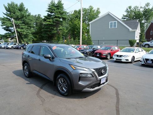 Used 2023 Nissan Rogue S AWD/4WD image 2