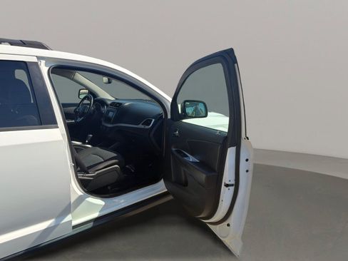 Used 2015 Dodge Journey SXT w/ Flexible Seating Group FWD image 14