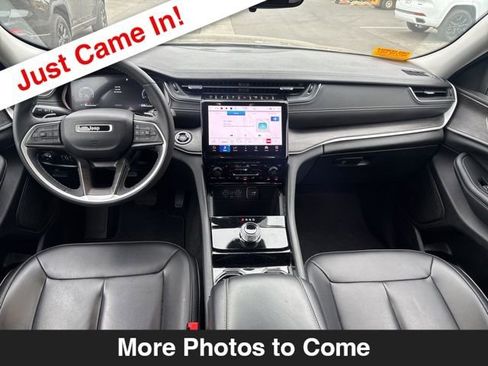 Used 2023 Jeep Grand Cherokee Limited w/ Black Appearance Package RWD image 10