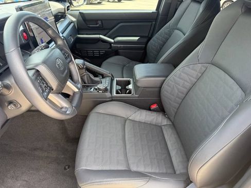 Used 2026 Toyota 4Runner TRD Off-Road Premium AWD/4WD image 13
