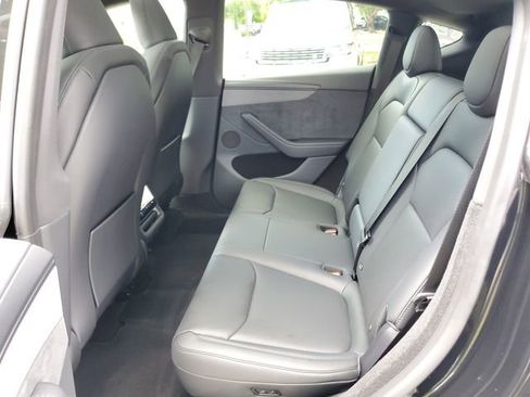 Used 2026 Tesla Model Y 2WD image 11