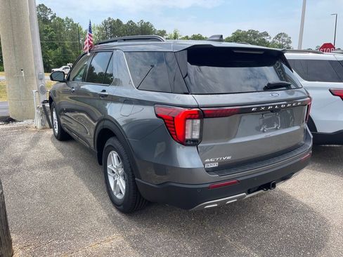 New 2026 Ford Explorer Active RWD image 9