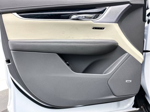 Used 2024 Cadillac XT6 Premium Luxury image 17