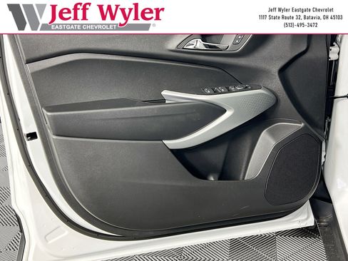 New 2026 Chevrolet Trax RS w/ Sunroof Package FWD image 19