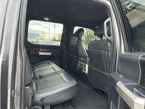 Used 2022 Ford F250 Lariat w/ Black Appearance Package image 15