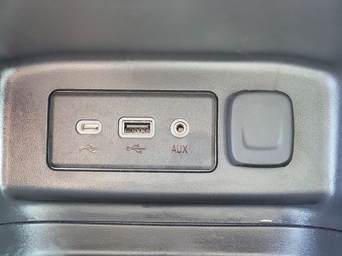 Used 2024 Chevrolet Equinox LS w/ LS Convenience Package image 27