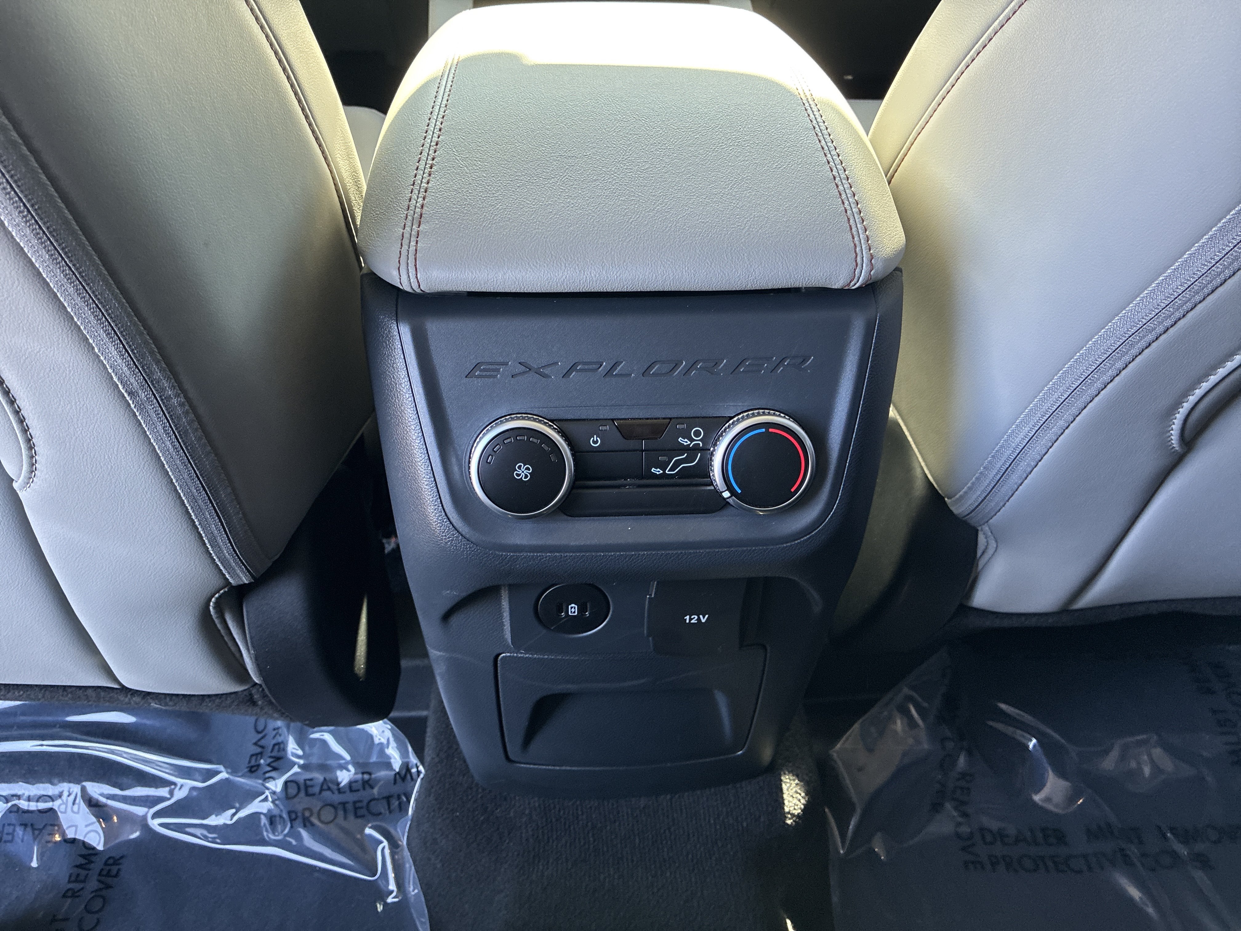 Used 2025 Ford Explorer Active w/ Active Comfort Package RWD image 41