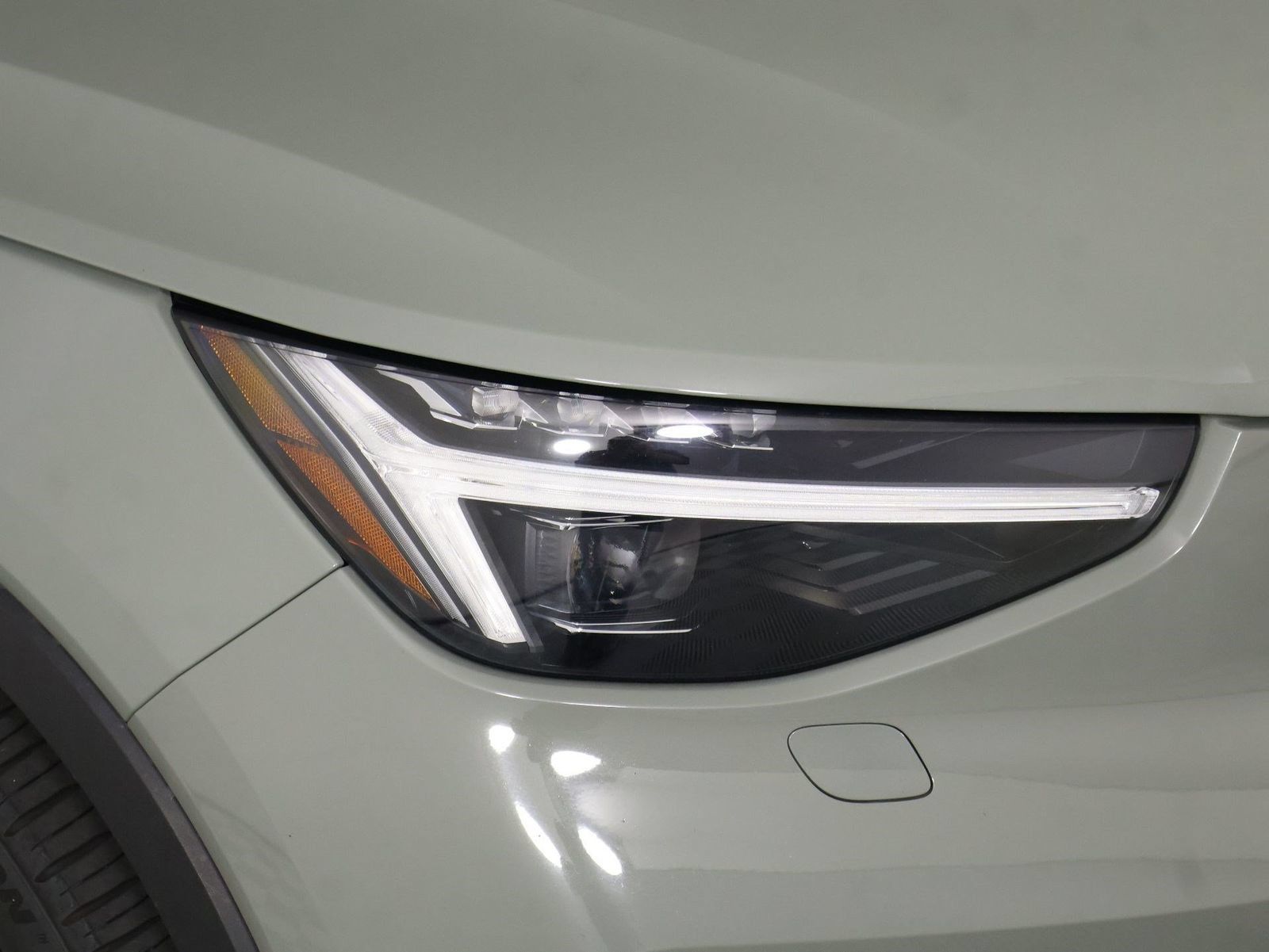 Used 2023 Volvo C40 P8 Recharge Ultimate w/ Protection Package Premier AWD/4WD image 24