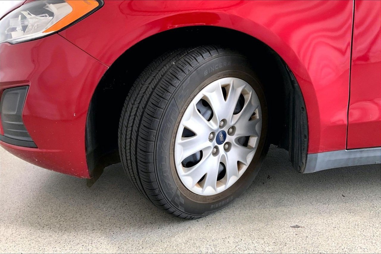 Used 2020 Ford Fusion S FWD image 20