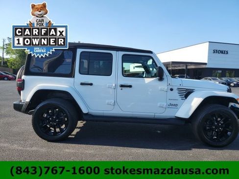 Used 2023 Jeep Wrangler Unlimited Sahara w/ Cold Weather Group AWD/4WD image 7