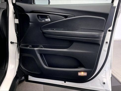 Used 2021 Honda Pilot Touring image 26