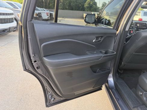 Used 2021 Honda Pilot Touring image 15