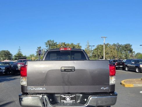 Used 2013 Toyota Tundra 4x4 Double Cab w/ Tow Pkg image 8